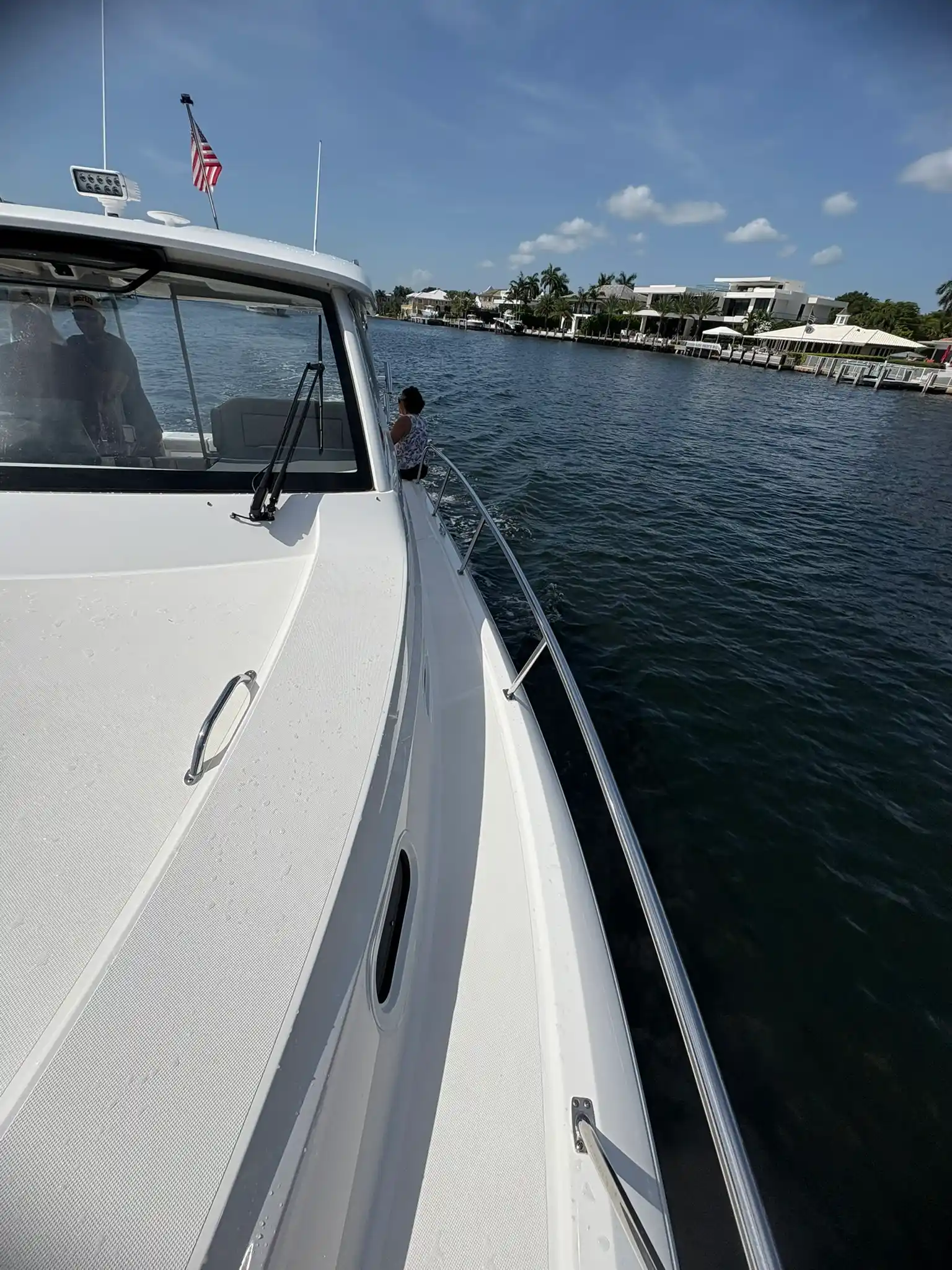 Pursuit OS 355 · 2024 for sale in Caribbean — photo 9